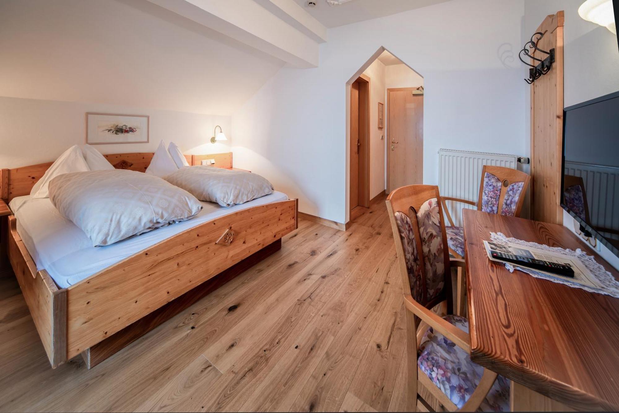 Landhotel Gasthof Zum Loewen Rodengo Buitenkant foto